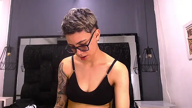 Snapshot of Cutie_Shy_ chatting on 01/10/26, 02:30 Cutie Shy online show from 01/10/26, 02:30