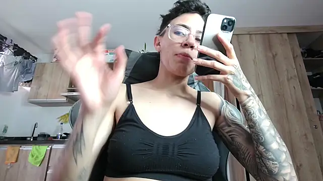 Snapshot of Cutie_Shy_ chatting on 06/23/26, 12:58 Cutie Shy online show from 06/23/26, 12:58