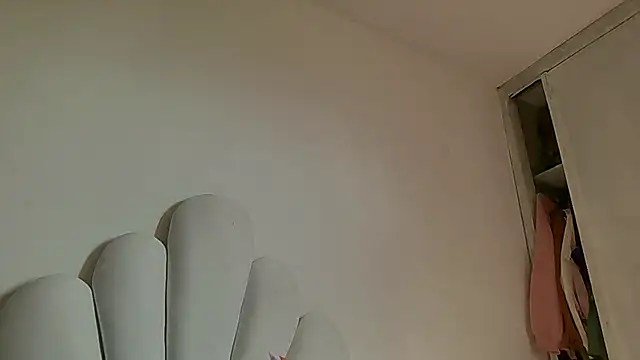 Snapshot of Cutie_Shy_ chatting on 07/10/26, 01:36 Cutie Shy online show from 07/10/26, 01:36