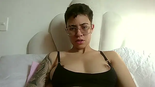 Snapshot of Cutie_Shy_ chatting on 07/14/26, 12:55 Cutie Shy online show from 07/14/26, 12:55