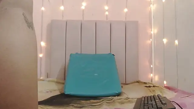 Snapshot of camilawilliams707rs chatting on 11/27/25, 07:43 camilawilliams707rs online show from 11/27/25, 07:43