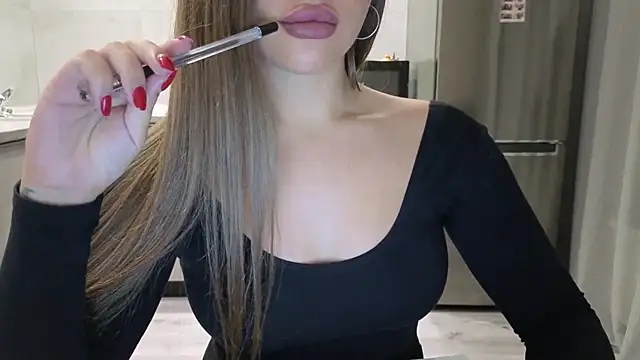 Snapshot of Cinderella____ chatting on 09/27/25, 01:38 Cinderella     online show from 09/27/25, 01:38