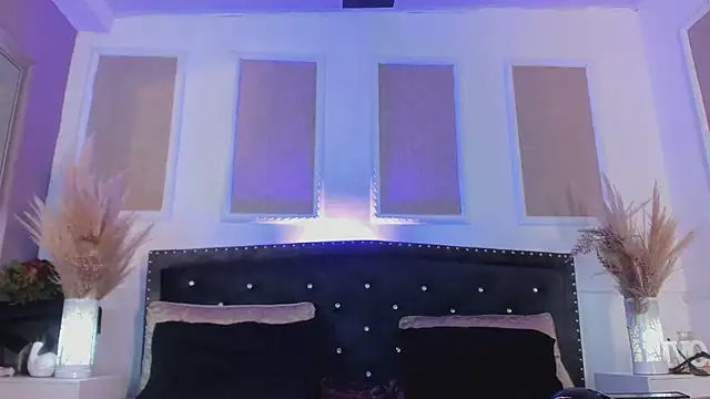 queen satin online show from 03/15/25, 09:09