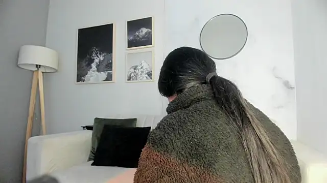 Snapshot of lara_madisson chatting on 09/19/25, 05:31 lara madisson online show from 09/19/25, 05:31