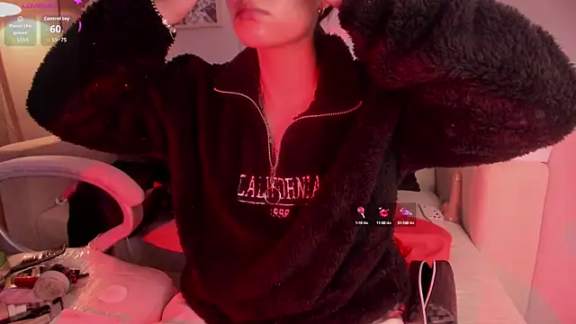 Snapshot of lara_madisson chatting on 09/21/25, 05:53 lara madisson online show from 09/21/25, 05:53