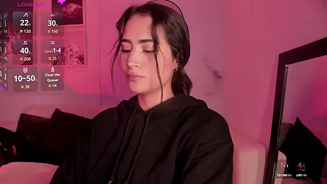 Snapshot of lara_madisson chatting on 10/07/25, 07:05 lara madisson online show from 10/07/25, 07:05