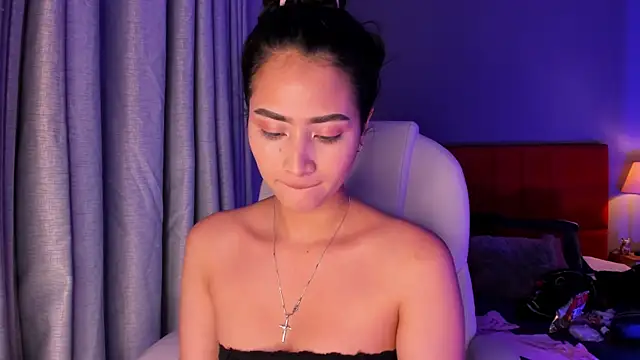 Snapshot of lara_madisson chatting on 10/25/25, 05:37 lara madisson online show from 10/25/25, 05:37