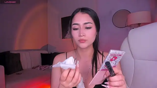 lara madisson online show from 06/11/26, 06:44