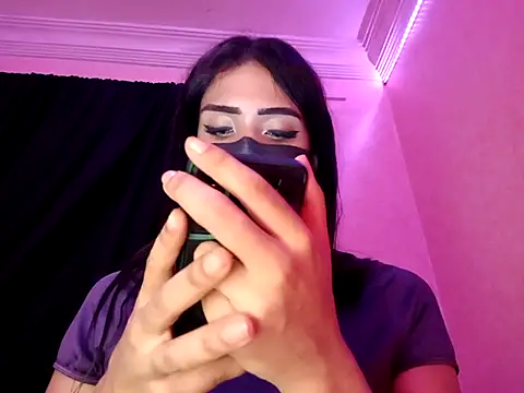 ---sophia--- online show from 10/03/25, 09:01