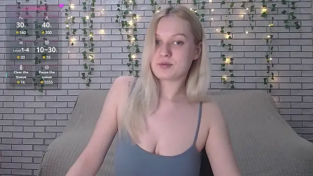 Snapshot of EmiliaDuchess chatting on 02/27/25, 12:45 EmiliaDuchess online show from 02/27/25, 12:45