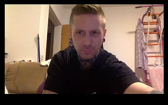 Snapshot of Schabernack1990 chatting on 01/23/25, 03:58 Schabernack1990 online show from 01/23/25, 03:58