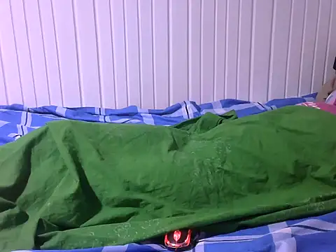 Snapshot of Sexy_baby004 chatting on 10/17/25, 08:00 Sexy baby004 online show from 10/17/25, 08:00