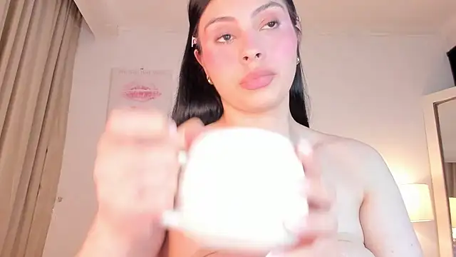 halseycox    online show from 06/04/26, 05:13
