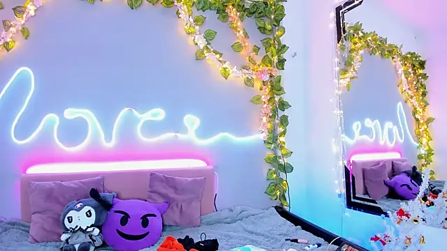 Snapshot of YouliteSllut2 chatting on 12/20/24, 07:50 YouliteSllut2 online show from 12/20/24, 07:50