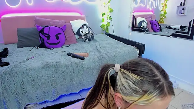 Snapshot of YouliteSllut2 chatting on 12/28/24, 07:11 YouliteSllut2 online show from 12/28/24, 07:11