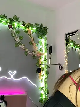 Snapshot of YouliteSllut2 chatting on 02/28/25, 07:56 YouliteSllut2 online show from 02/28/25, 07:56