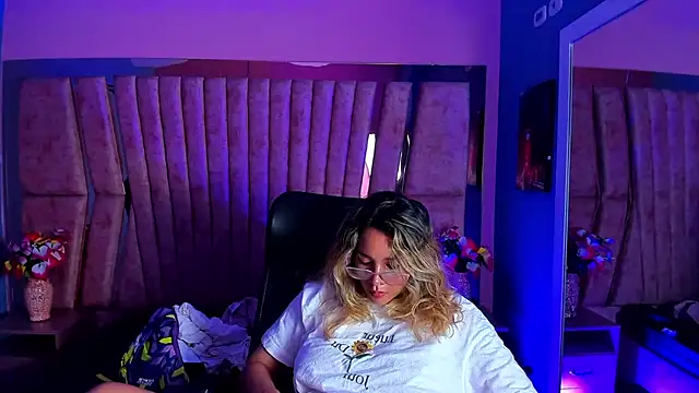 Snapshot of Olivia_Fox69 chatting on 01/16/25, 08:54 Olivia Fox69 online show from 01/16/25, 08:54