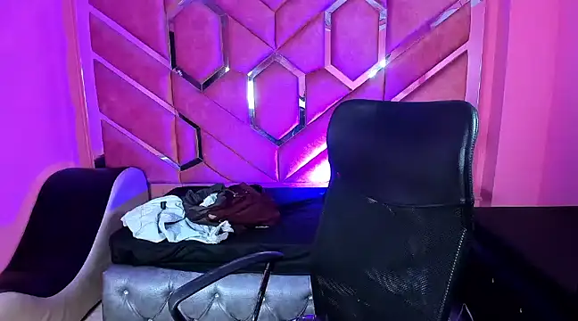 Snapshot of Olivia_Fox69 chatting on 03/08/25, 03:50 Olivia Fox69 online show from 03/08/25, 03:50