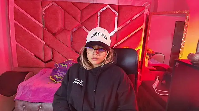 Olivia Fox69 online show from 12/14/25, 02:28