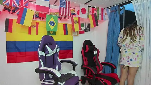 parejacaliente20154 online show from 06/12/26, 10:36