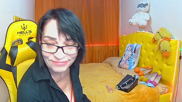 Snapshot of SandraHormas chatting on 02/04/25, 11:27 SandraHormas online show from 02/04/25, 11:27