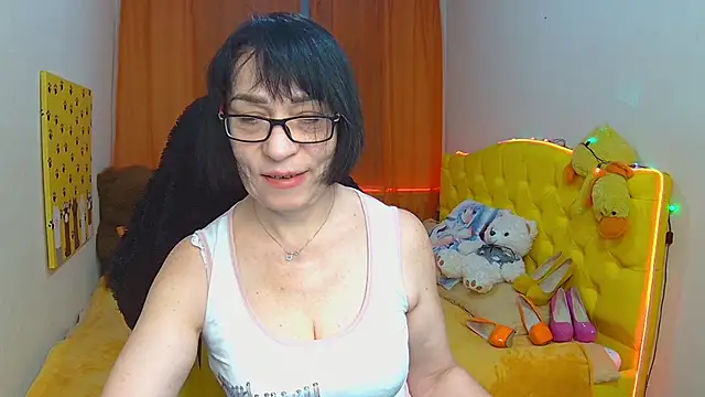 Snapshot of SandraHormas chatting on 02/18/25, 07:54 SandraHormas online show from 02/18/25, 07:54