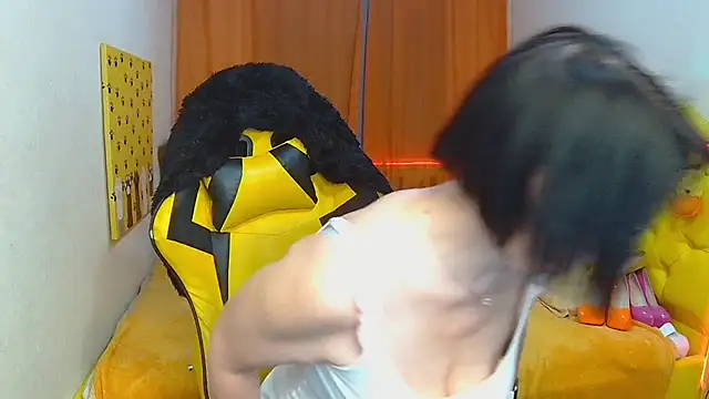 Snapshot of SandraHormas chatting on 02/19/25, 10:34 SandraHormas online show from 02/19/25, 10:34