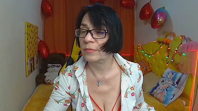Snapshot of SandraHormas chatting on 03/15/25, 02:12 SandraHormas online show from 03/15/25, 02:12
