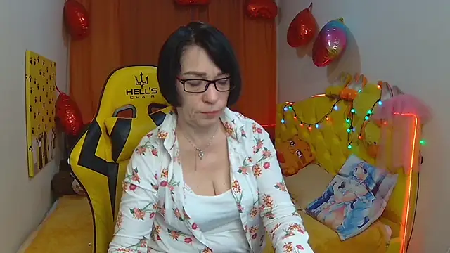 Snapshot of SandraHormas chatting on 03/16/25, 07:48 SandraHormas online show from 03/16/25, 07:48