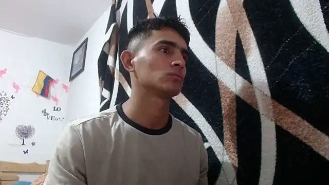 Snapshot of maria_and_angel chatting on 12/04/24, 12:08 maria and angel online show from 12/04/24, 12:08