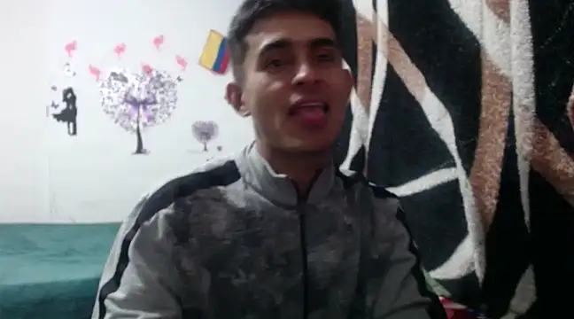 Snapshot of maria_and_angel chatting on 12/12/24, 02:04 maria and angel online show from 12/12/24, 02:04