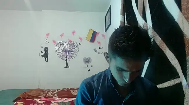 Snapshot of maria_and_angel chatting on 12/14/24, 01:17 maria and angel online show from 12/14/24, 01:17