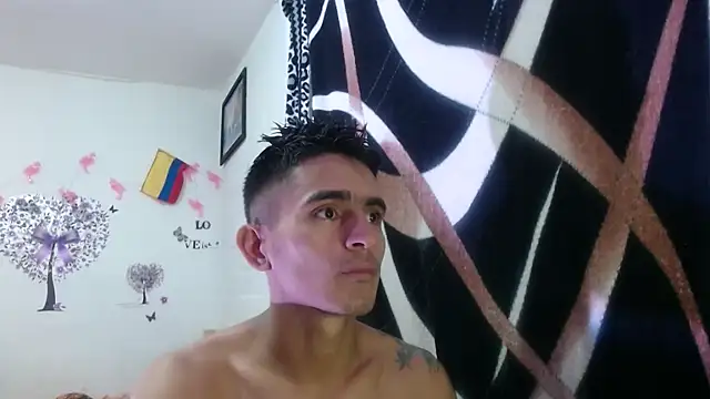 Snapshot of maria_and_angel chatting on 12/29/24, 12:30 maria and angel online show from 12/29/24, 12:30