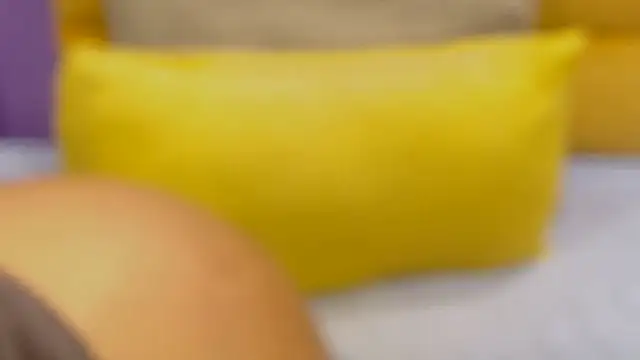 Snapshot of YELLOWBUSTYMELLONS chatting on 10/29/25, 05:31 YELLOWBUSTYMELLONS online show from 10/29/25, 05:31