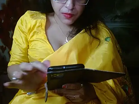 LOVERIAKOL online show from 12/18/24, 07:04