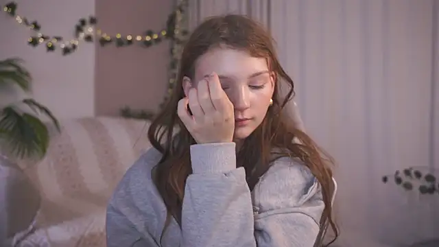 Snapshot of CindyGarrison chatting on 09/14/25, 01:38 CindyGarrison online show from 09/14/25, 01:38