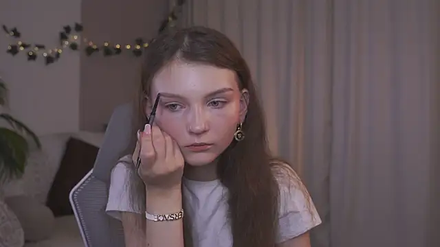 Snapshot of CindyGarrison chatting on 09/18/25, 01:18 CindyGarrison online show from 09/18/25, 01:18