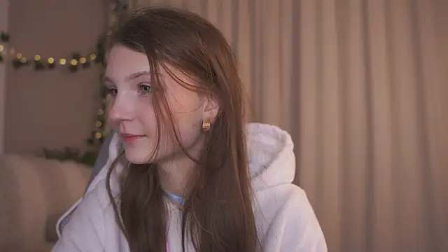 Snapshot of CindyGarrison chatting on 09/29/25, 01:11 CindyGarrison online show from 09/29/25, 01:11