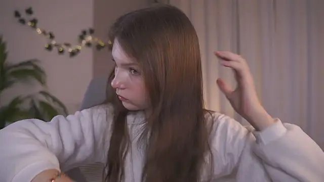 Snapshot of CindyGarrison chatting on 10/16/25, 01:50 CindyGarrison online show from 10/16/25, 01:50