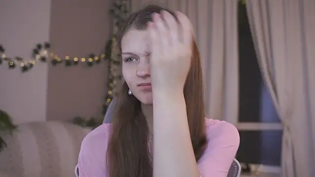 Snapshot of CindyGarrison chatting on 10/23/25, 01:16 CindyGarrison online show from 10/23/25, 01:16