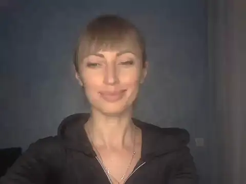Snapshot of EffectMaya chatting on 12/22/25, 02:25 EffectMaya online show from 12/22/25, 02:25