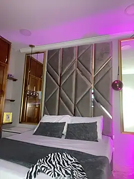 Snapshot of Emma-Conti chatting on 03/20/25, 12:11 Emma-Conti online show from 03/20/25, 12:11