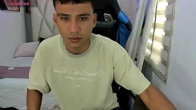 Backsex boy online show from 12/24/24, 04:40