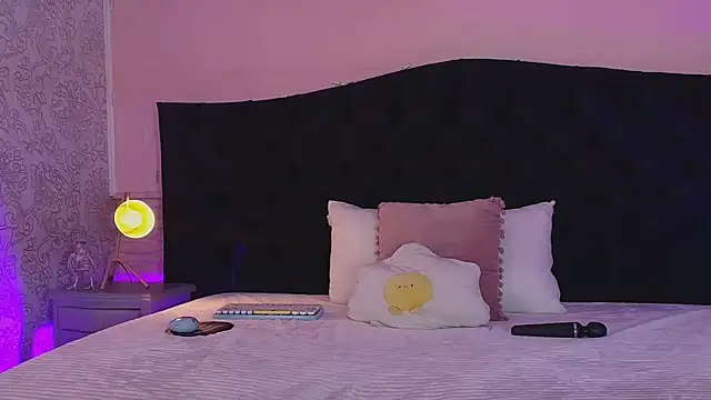 Julieta Cortes   online show from 07/15/26, 12:32