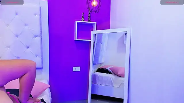 Alanna hot3 online show from 01/10/25, 10:36