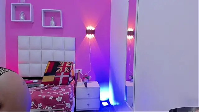 Snapshot of Alanna_hot3 chatting on 11/02/25, 12:07 Alanna hot3 online show from 11/02/25, 12:07