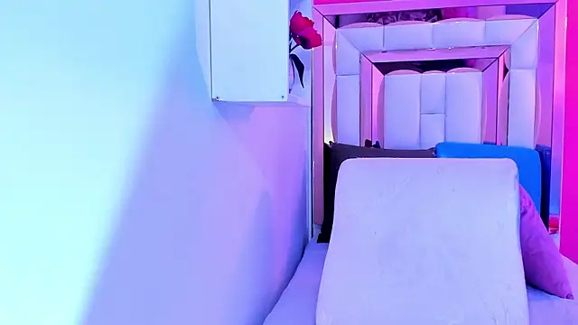 Snapshot of Alanna_hot3 chatting on 12/05/25, 07:54 Alanna hot3 online show from 12/05/25, 07:54