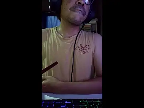 cloudyth1994 online show from 08/04/26, 10:51
