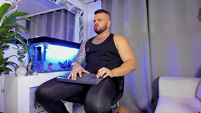 Snapshot of Johnnygrayson1 chatting on 01/03/25, 12:22 Johnnygrayson1 online show from 01/03/25, 12:22