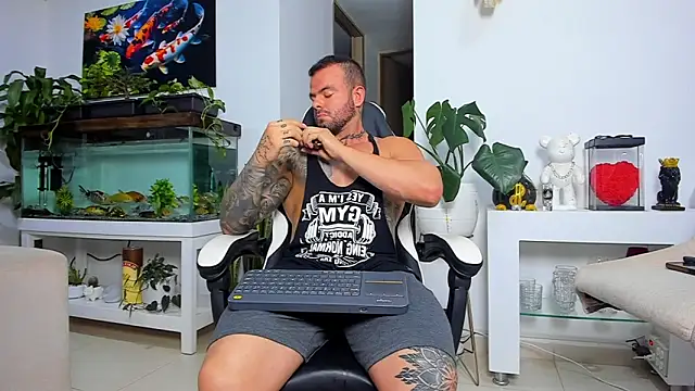 Johnnygrayson1 online show from 11/07/25, 12:43